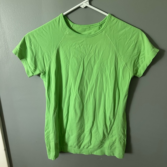 Athleta Vibrant Green Short Sleeve Tee - Picture 1 of 3